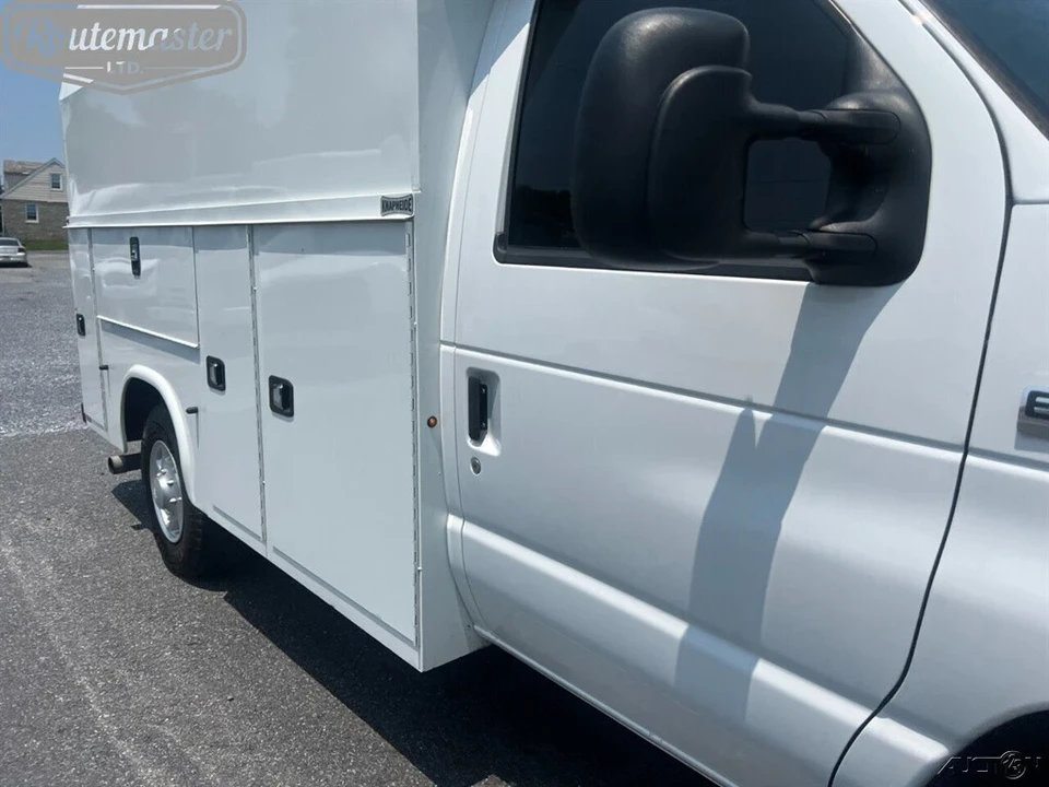 2022 Ford Econoline Van - Image 5 of 12