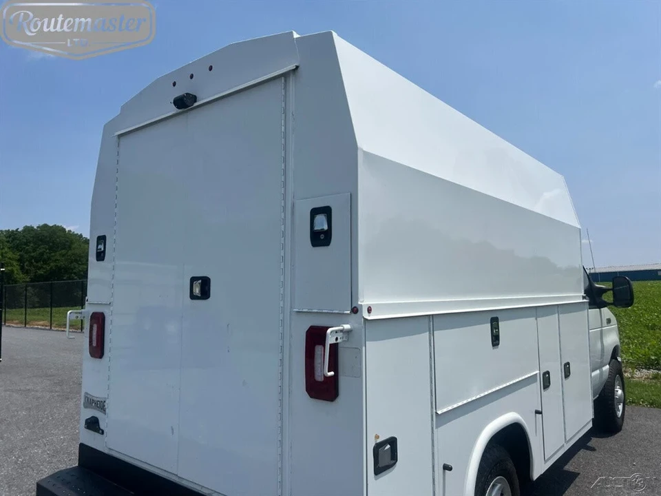 2022 Ford Econoline Van - Image 9 of 12