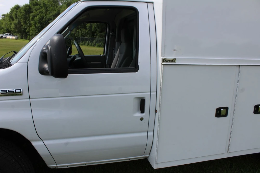 2022 Ford Econoline Van - Image 10 of 12