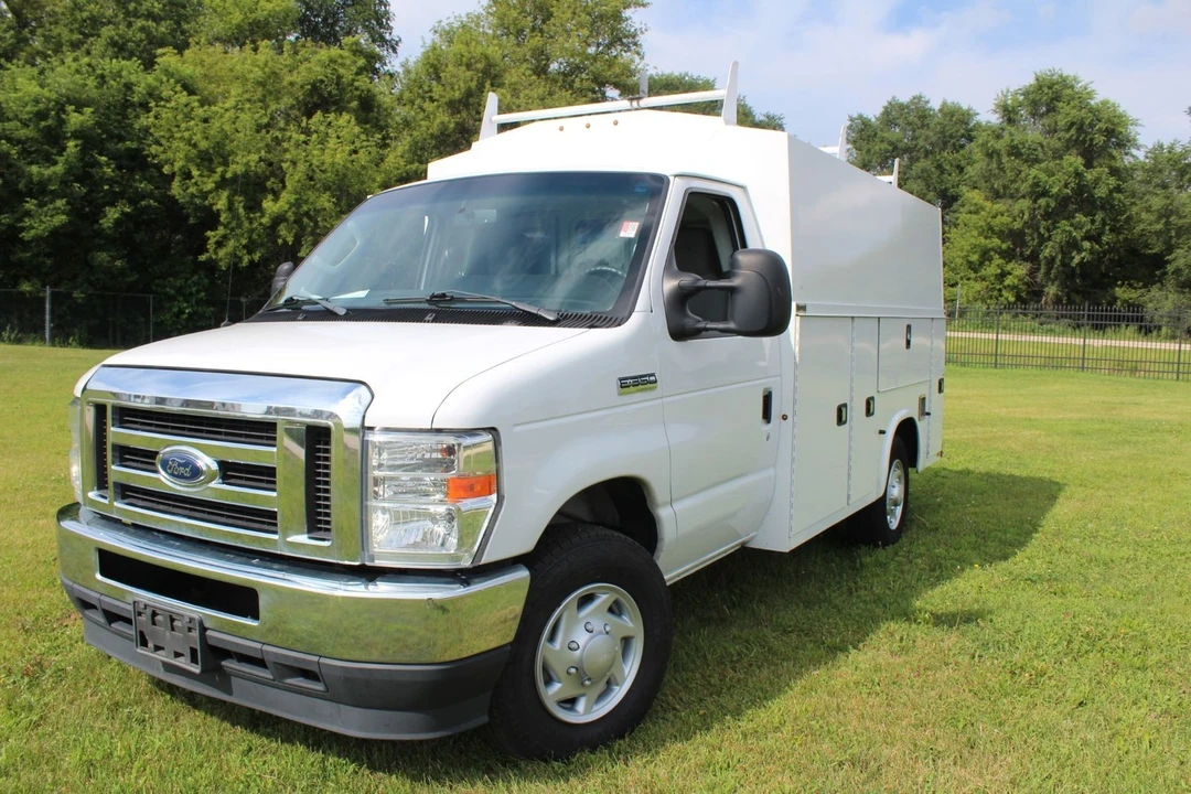 2022 Ford Econoline Van - Image 2 of 12