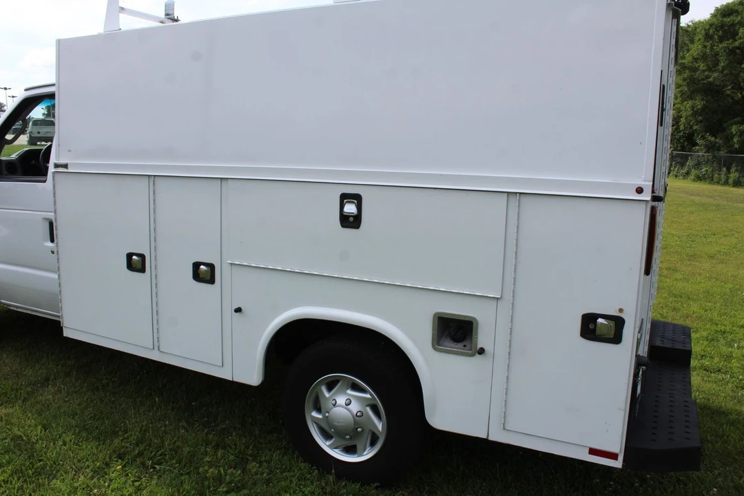 2022 Ford Econoline Van - Image 9 of 12