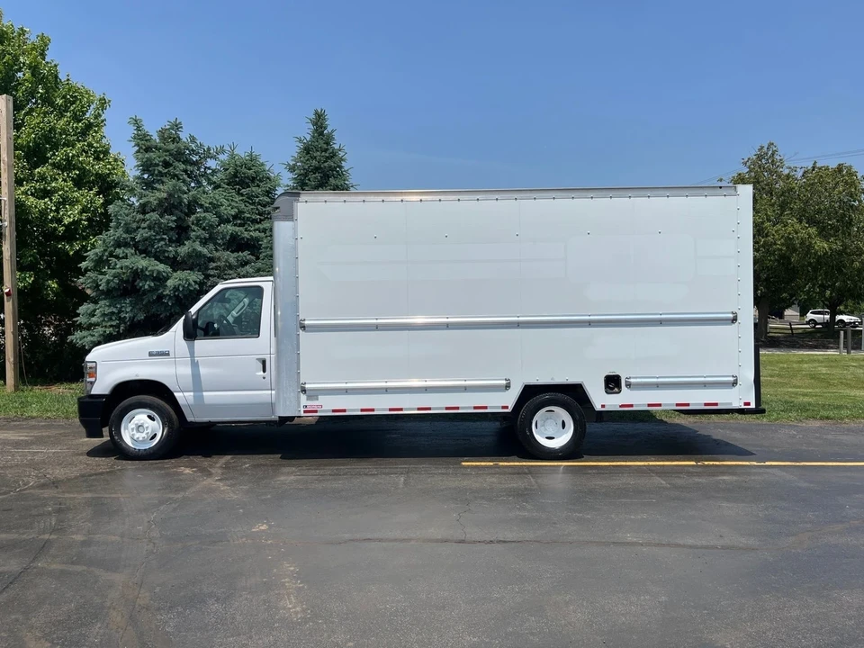 2022 Ford Econoline Van - Image 2 of 12