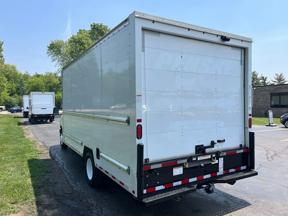2022 Ford Econoline Van - Image 10 of 12