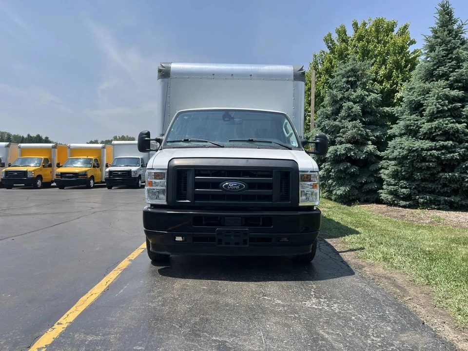 2022 Ford Econoline Van - Image 4 of 21