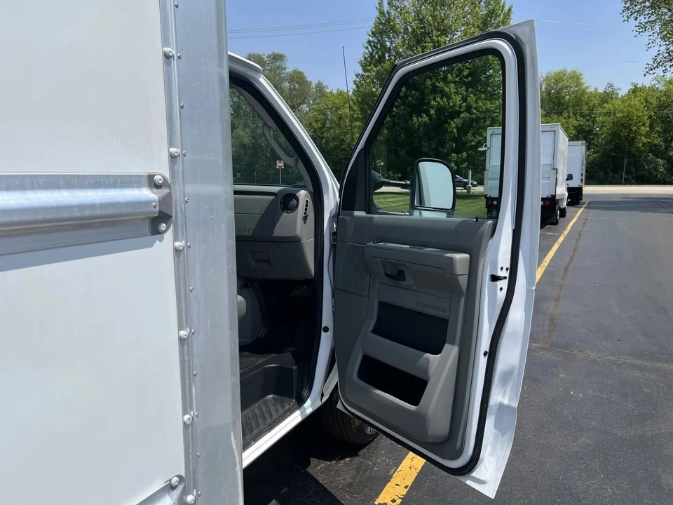 2022 Ford Econoline Van - Image 20 of 21