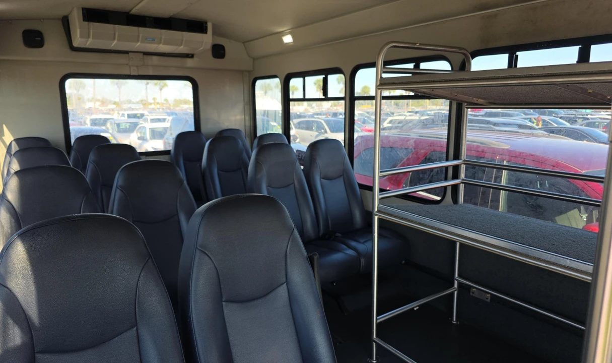 2022 Ford Econoline Van - Image 19 of 21