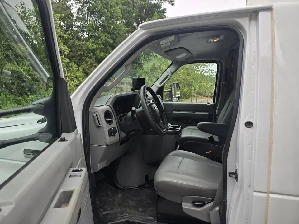 2022 Ford Econoline Van - Image 12 of 21