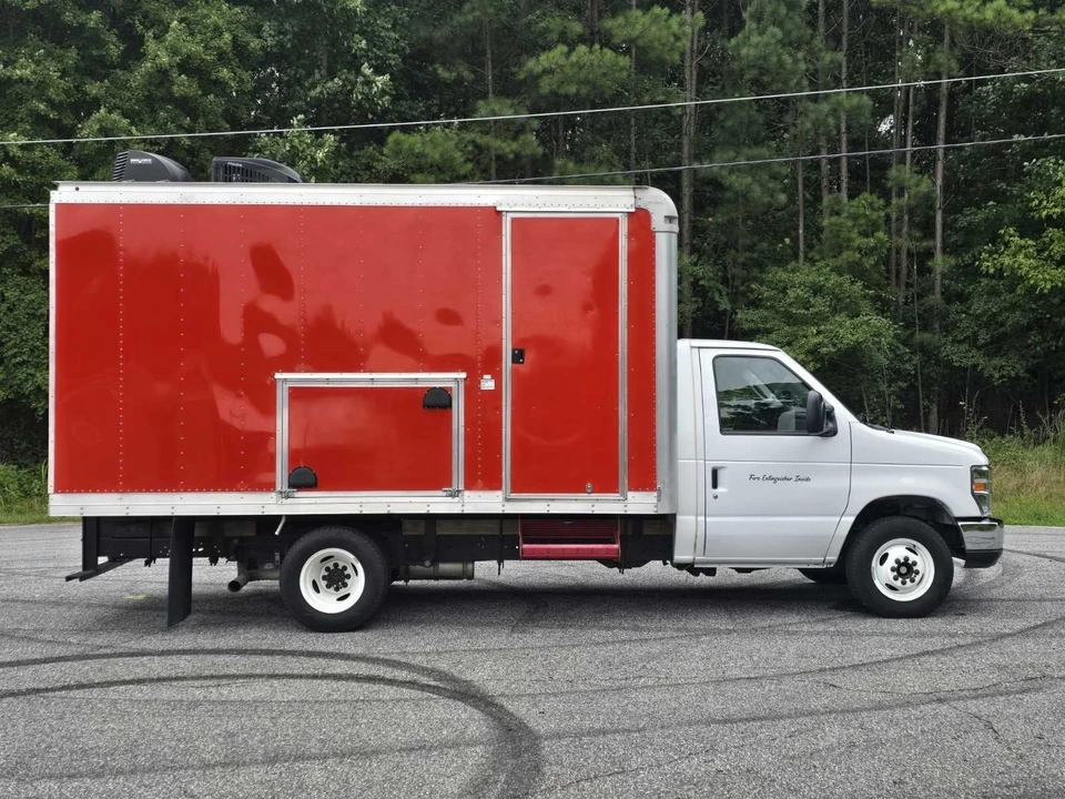 2022 Ford Econoline Van - Image 4 of 21