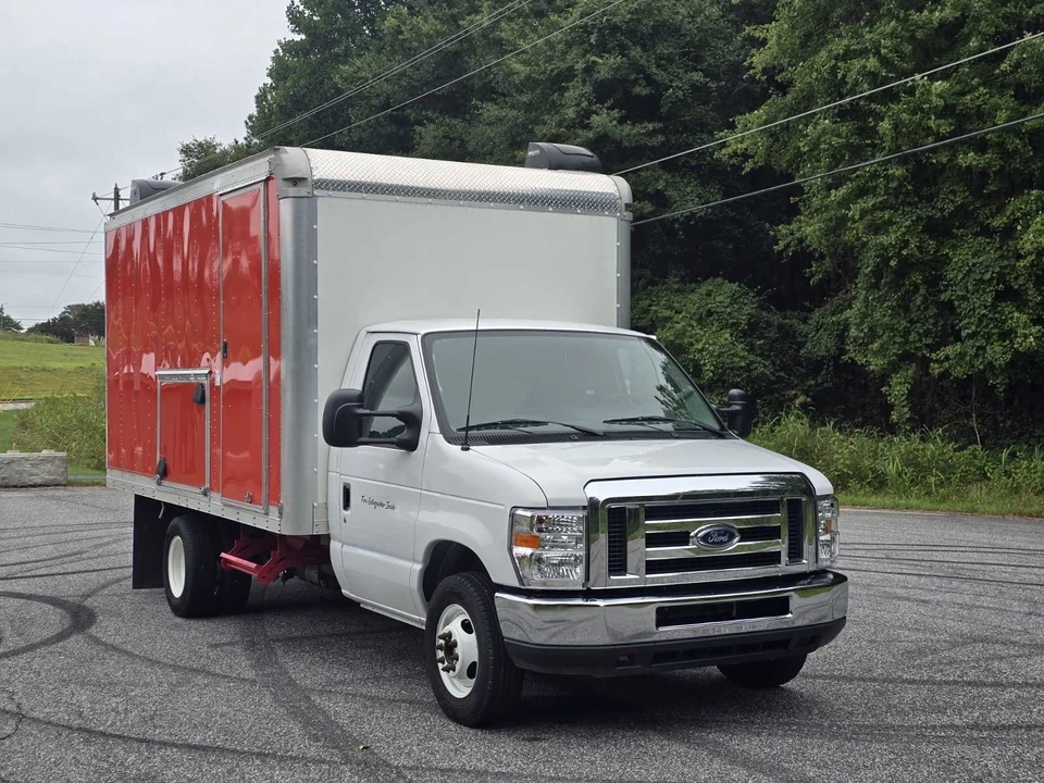 2022 Ford Econoline Van - Image 3 of 21