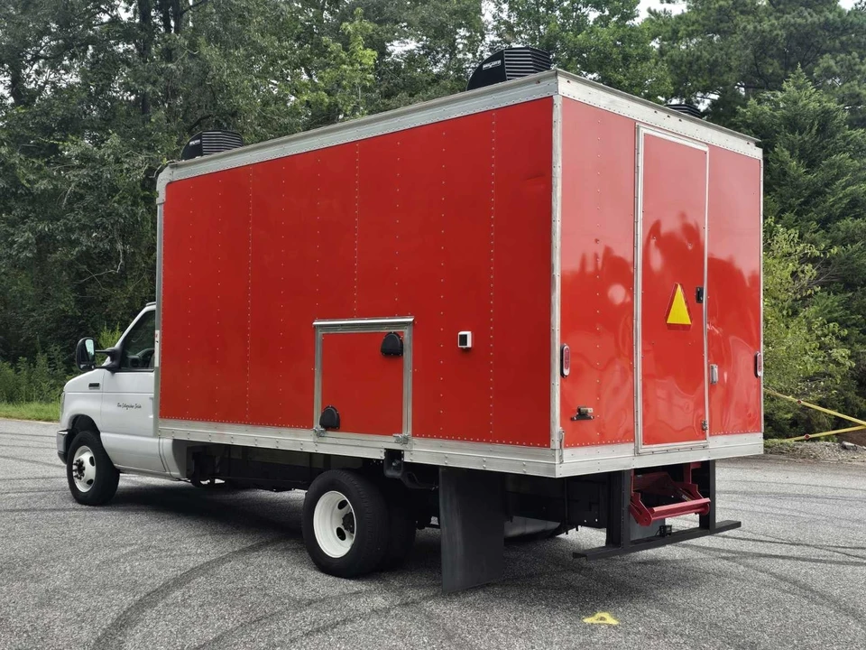 2022 Ford Econoline Van - Image 6 of 21