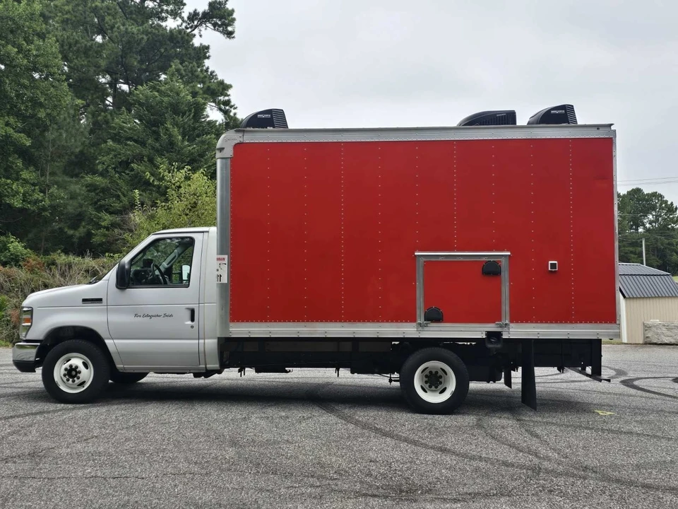 2022 Ford Econoline Van - Image 7 of 21