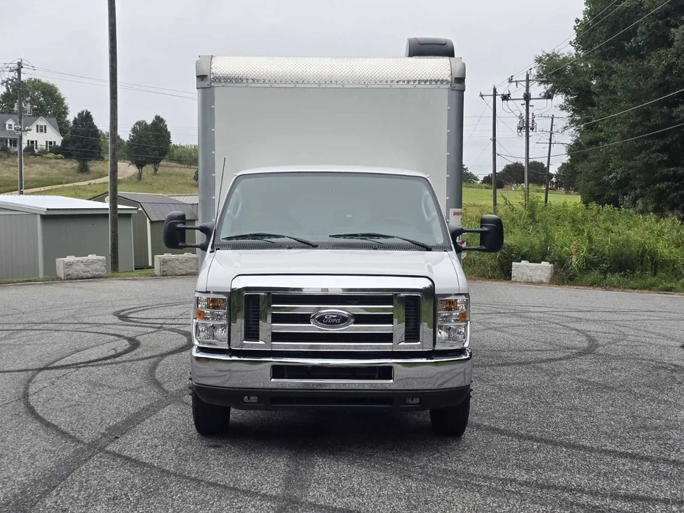 2022 Ford Econoline Van - Image 2 of 21
