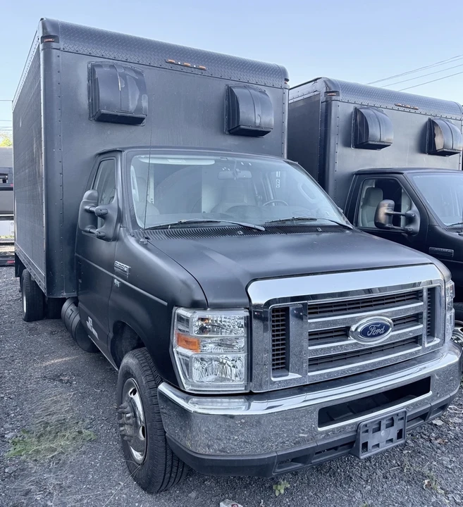 2022 Ford Econoline Van - Image 2 of 21