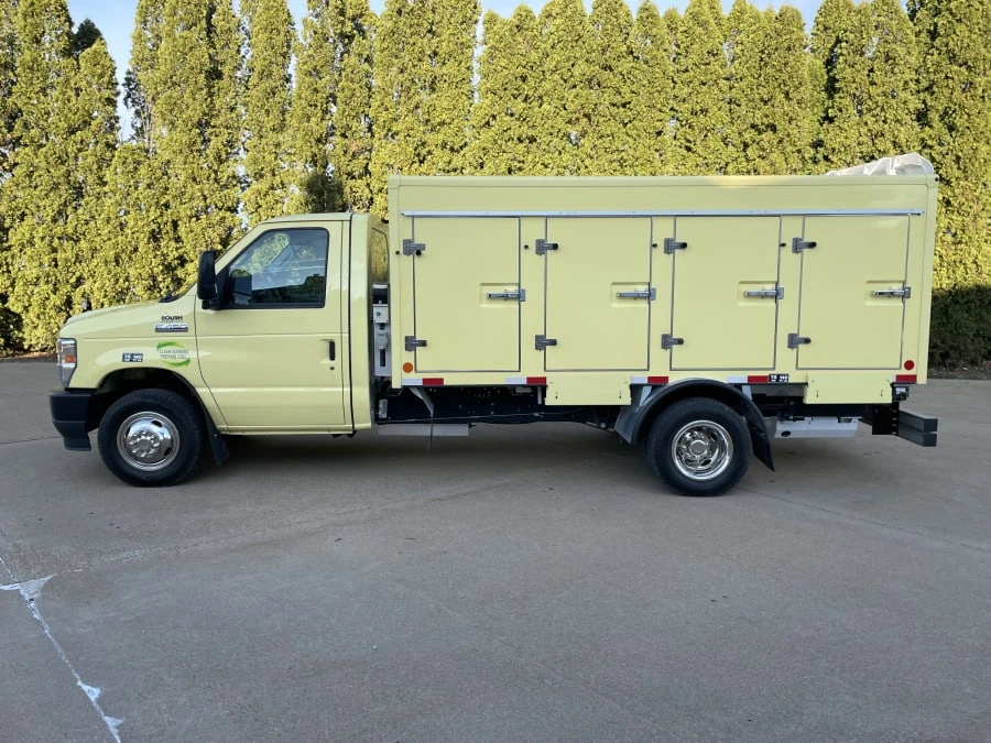 2022 Ford Econoline Van - Image 2 of 27