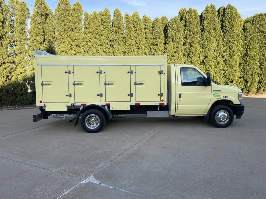 2022 Ford Econoline Van - Image 9 of 27