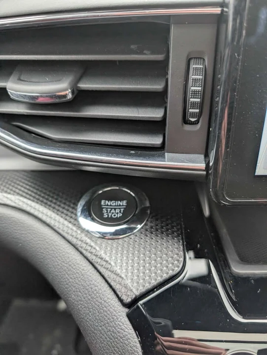 2022 Ford Explorer 6th Gen - Image 11 of 19