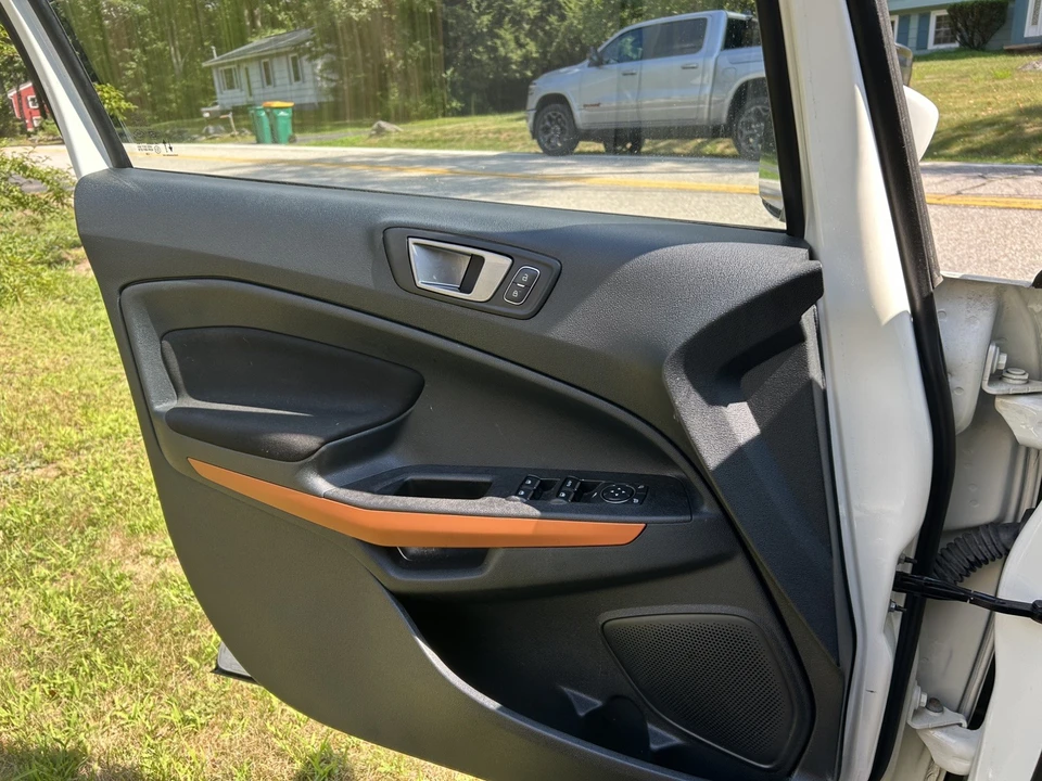 2022 Ford EcoSport - Image 9 of 10