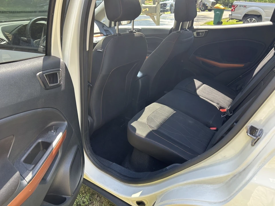 2022 Ford EcoSport - Image 2 of 10