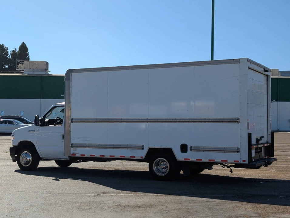 2022 Ford Econoline Van - Image 5 of 12