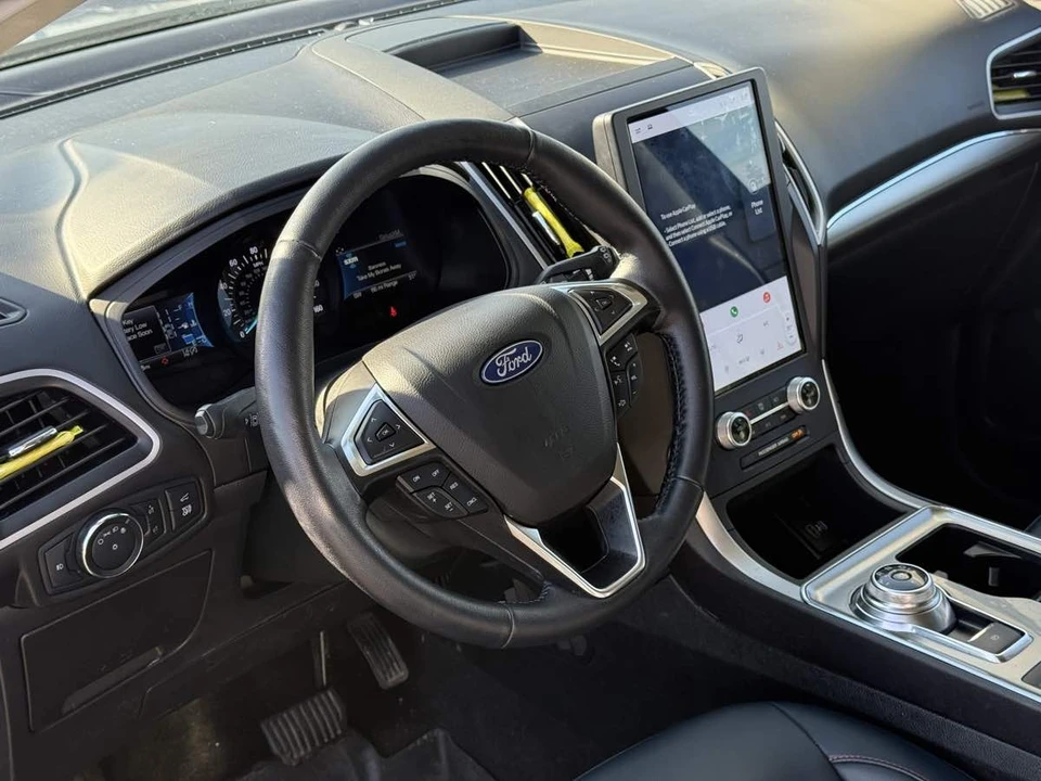 2022 Ford Edge - Image 16 of 21