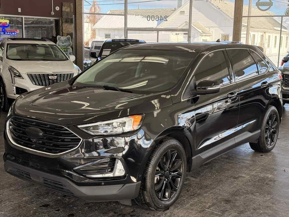2022 Ford Edge - Image 2 of 31