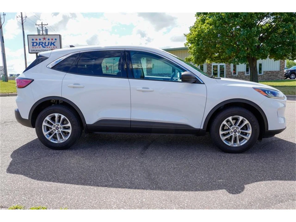 2022 Ford Escape - Image 2 of 31