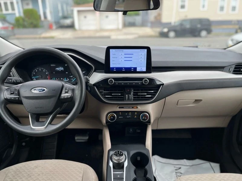 2022 Ford Escape - Image 8 of 12