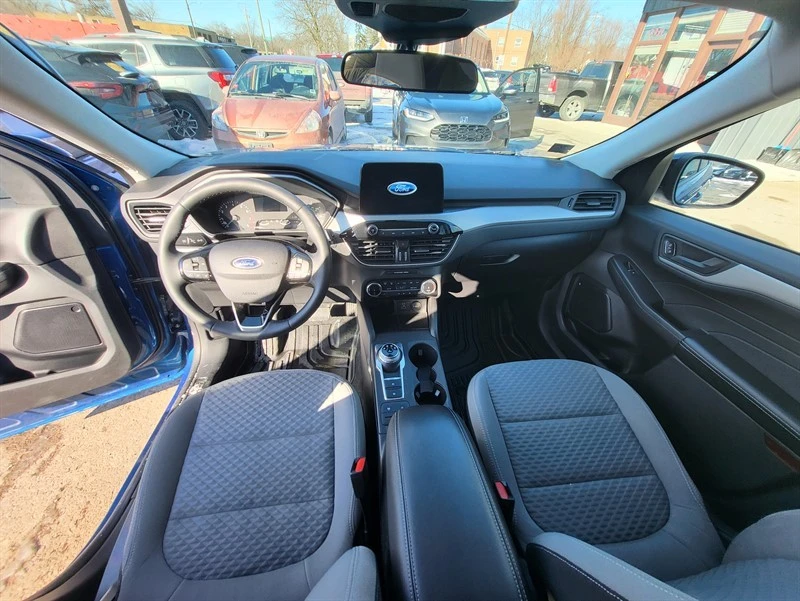 2022 Ford Escape - Image 10 of 15