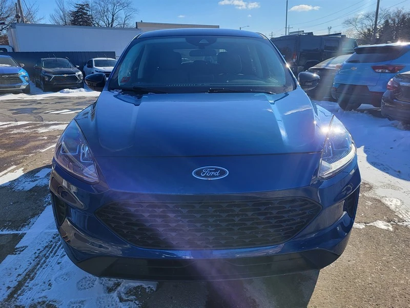2022 Ford Escape - Image 2 of 15