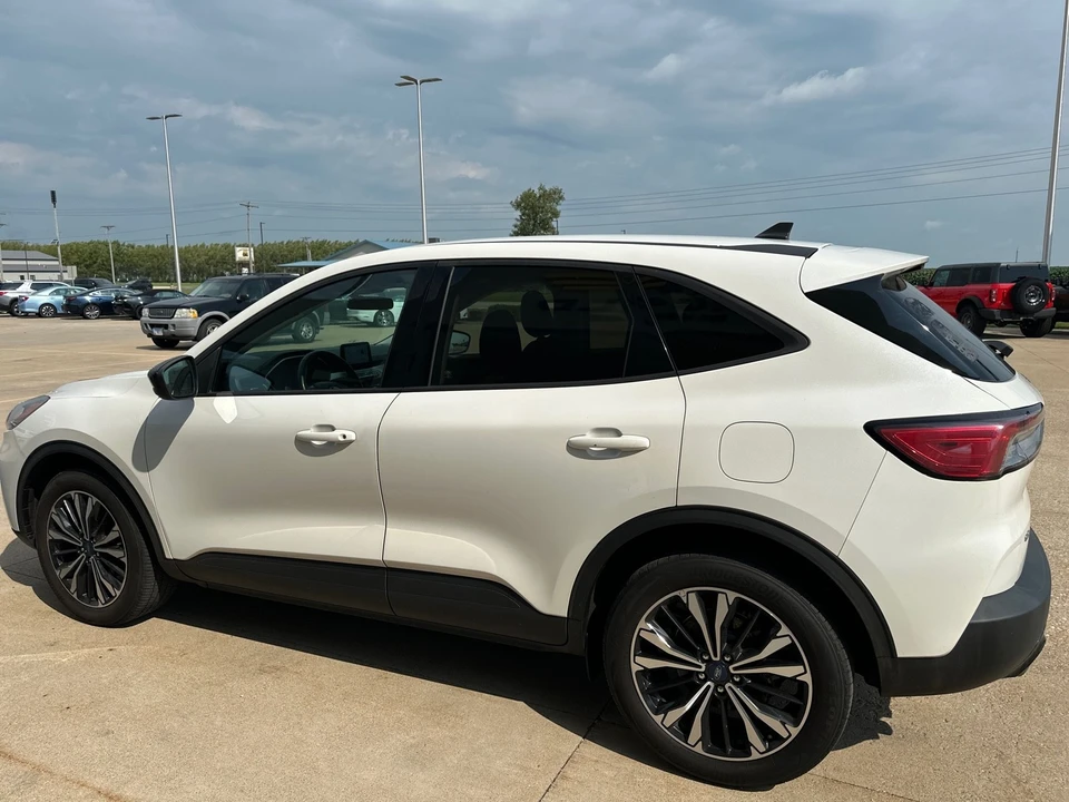 2022 Ford Escape - Image 8 of 12