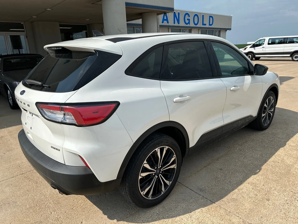 2022 Ford Escape - Image 2 of 12