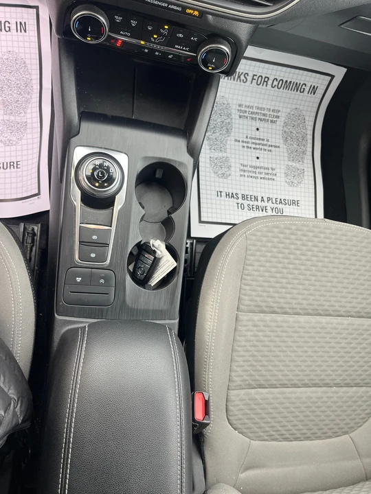 2022 Ford Escape - Image 15 of 21