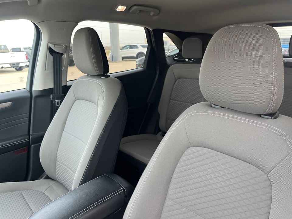 2022 Ford Escape - Image 17 of 21