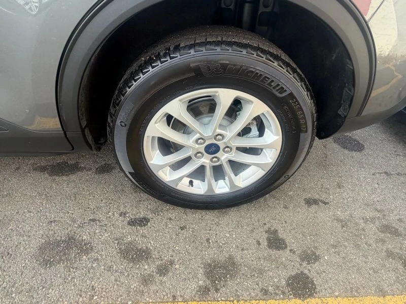 2022 Ford Escape - Image 9 of 12