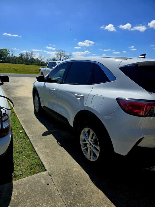 2022 Ford Escape - Image 2 of 11