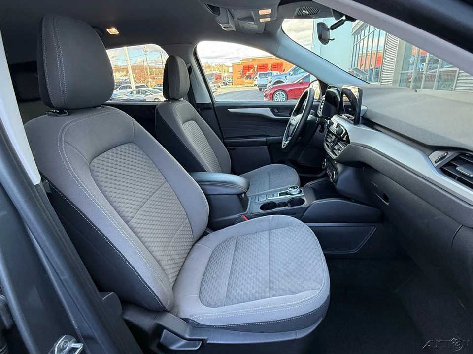 2022 Ford Escape - Image 15 of 21