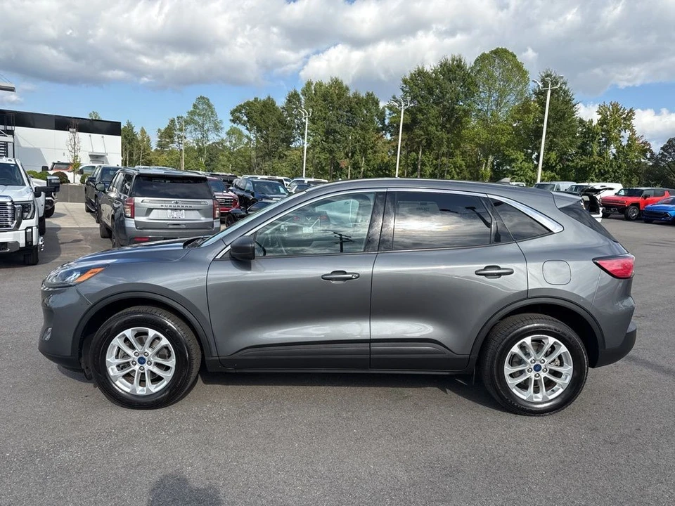 2022 Ford Escape - Image 2 of 12