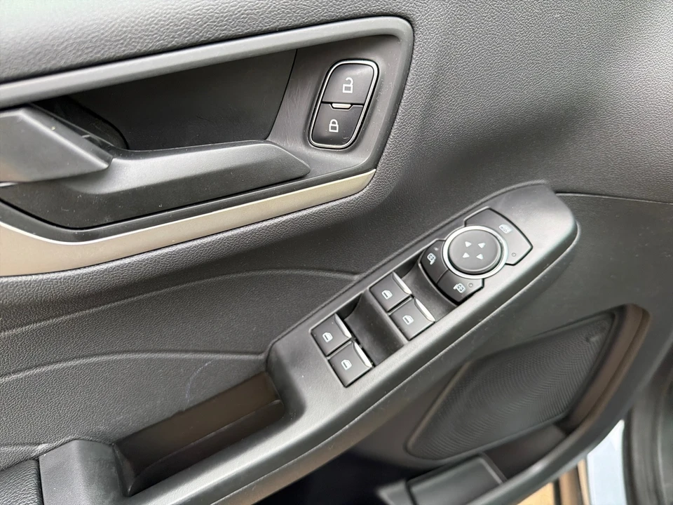 2022 Ford Escape - Image 15 of 21