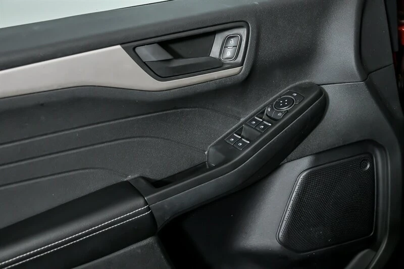 2022 Ford Escape - Image 17 of 21