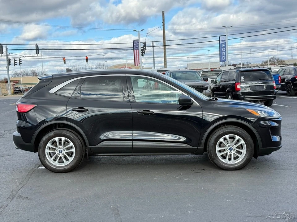 2022 Ford Escape - Image 2 of 12