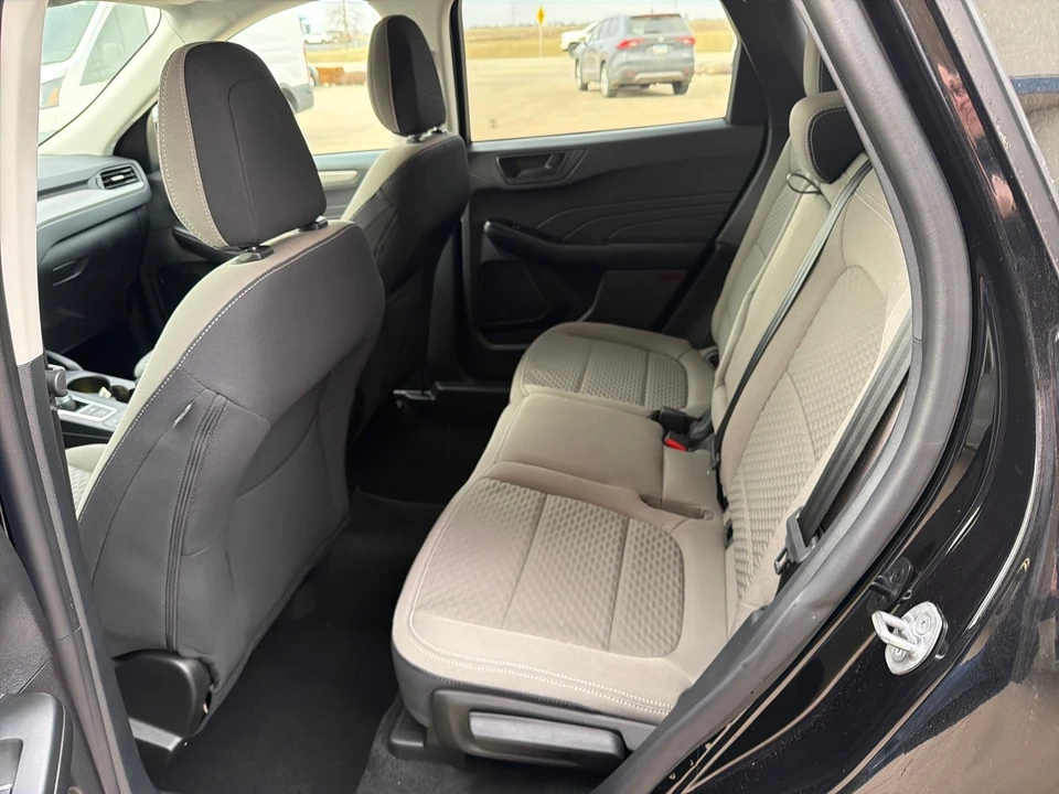 2022 Ford Escape - Image 15 of 18