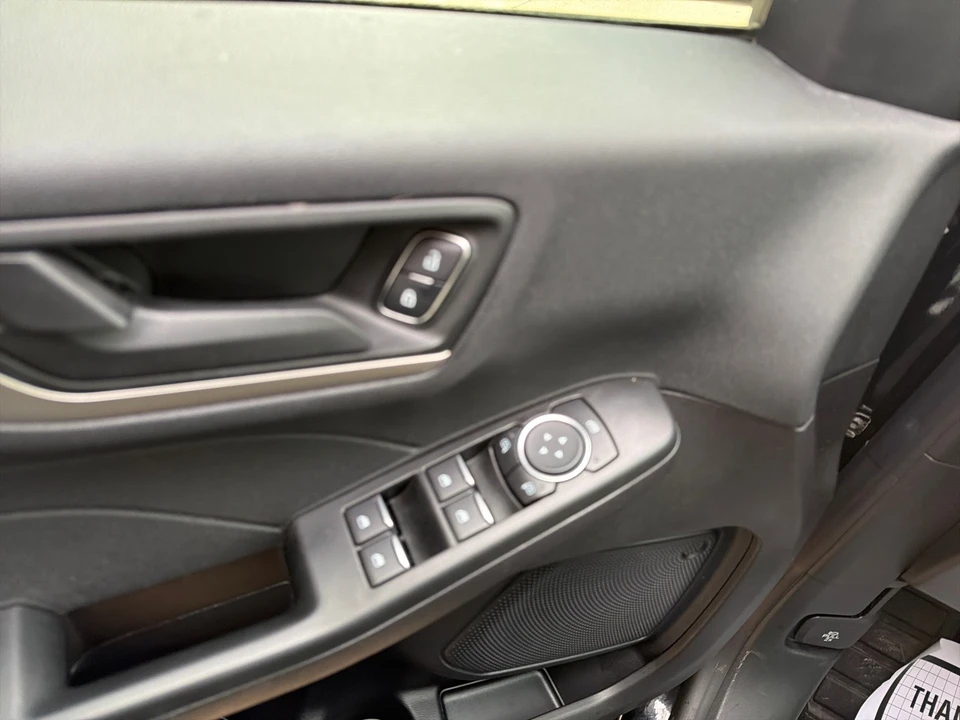 2022 Ford Escape - Image 17 of 18