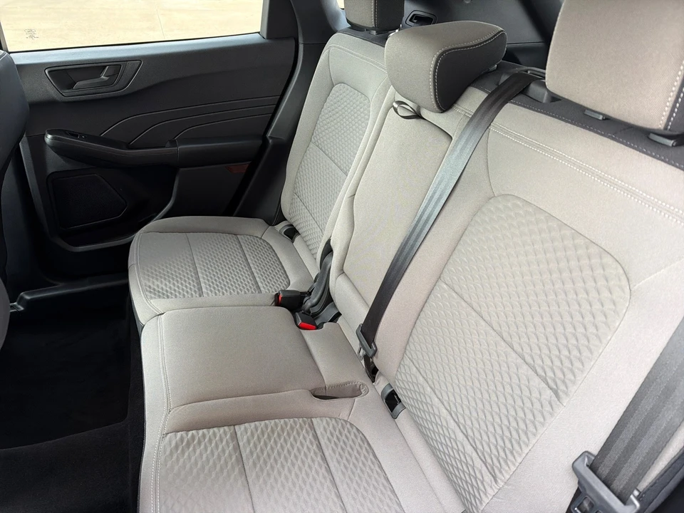 2022 Ford Escape - Image 16 of 18