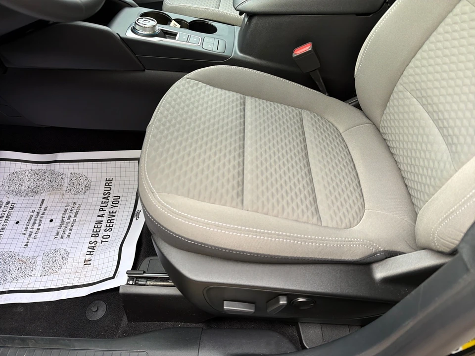 2022 Ford Escape - Image 18 of 18