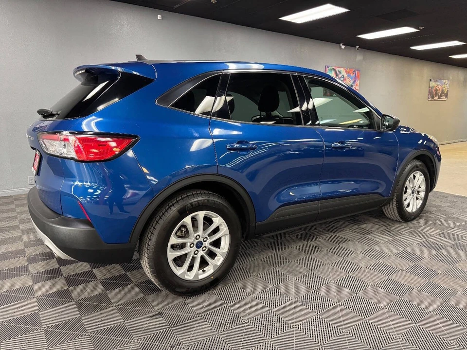 2022 Ford Escape - Image 15 of 21