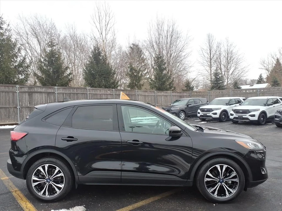 2022 Ford Escape - Image 8 of 12