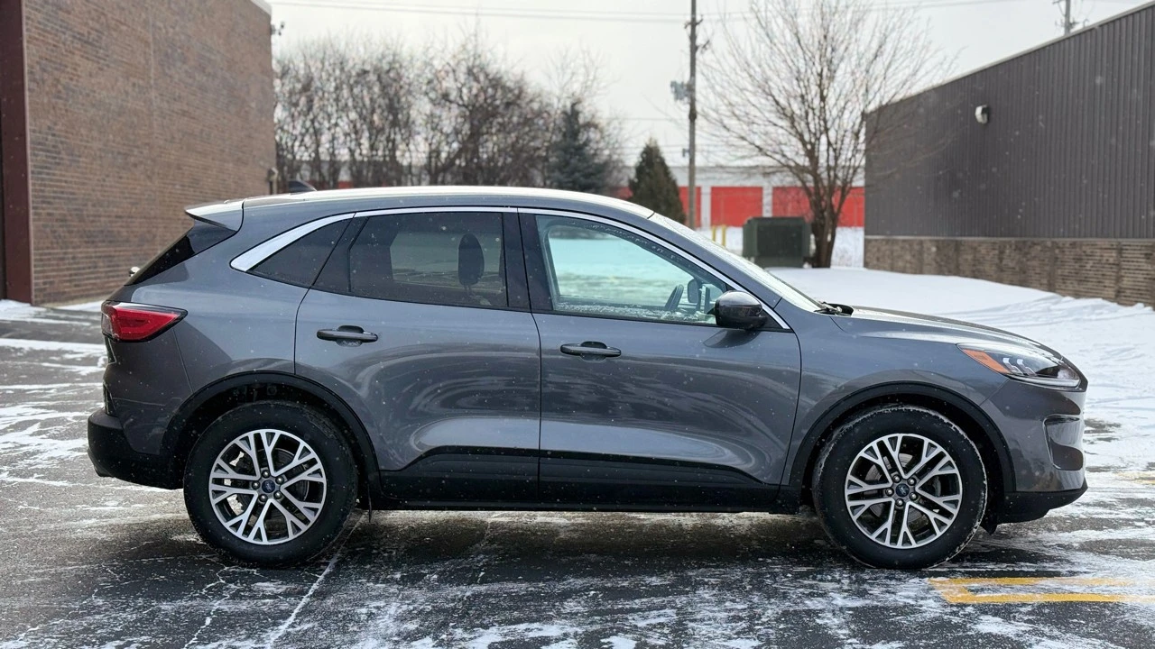 2022 Ford Escape - Image 8 of 21