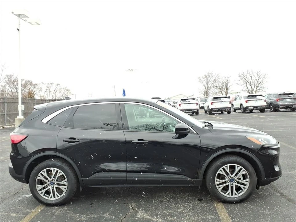 2022 Ford Escape - Image 8 of 21