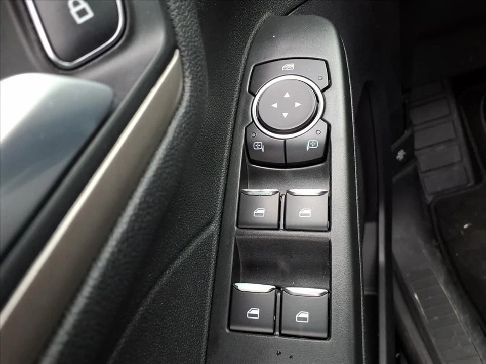 2022 Ford Escape - Image 17 of 21
