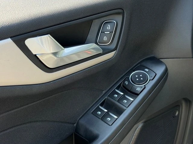 2022 Ford Escape - Image 15 of 21